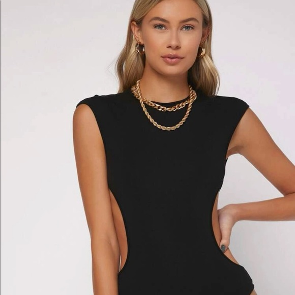 SHEIN Tops - 🌸 NWT Black Cutout Bodysuit